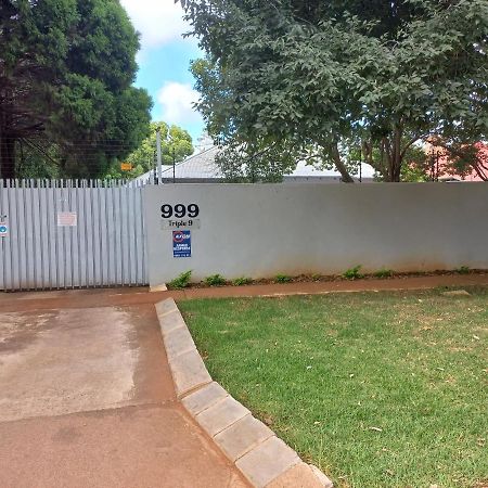 Triple9 Hatfield Guesthouse Pretoria-Noord Eksteriør billede