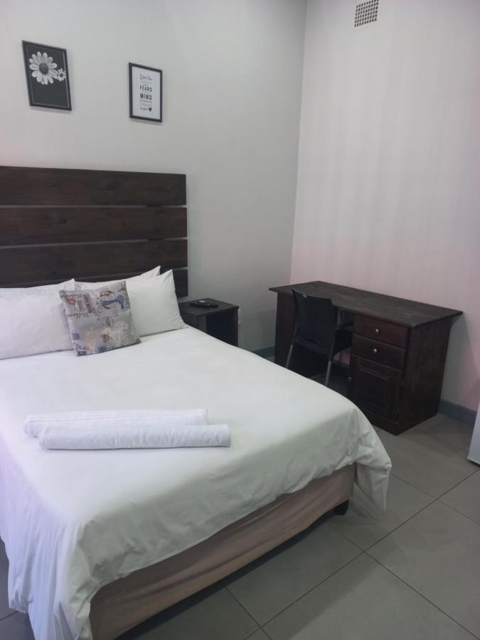 Triple9 Hatfield Guesthouse Pretoria-Noord Eksteriør billede
